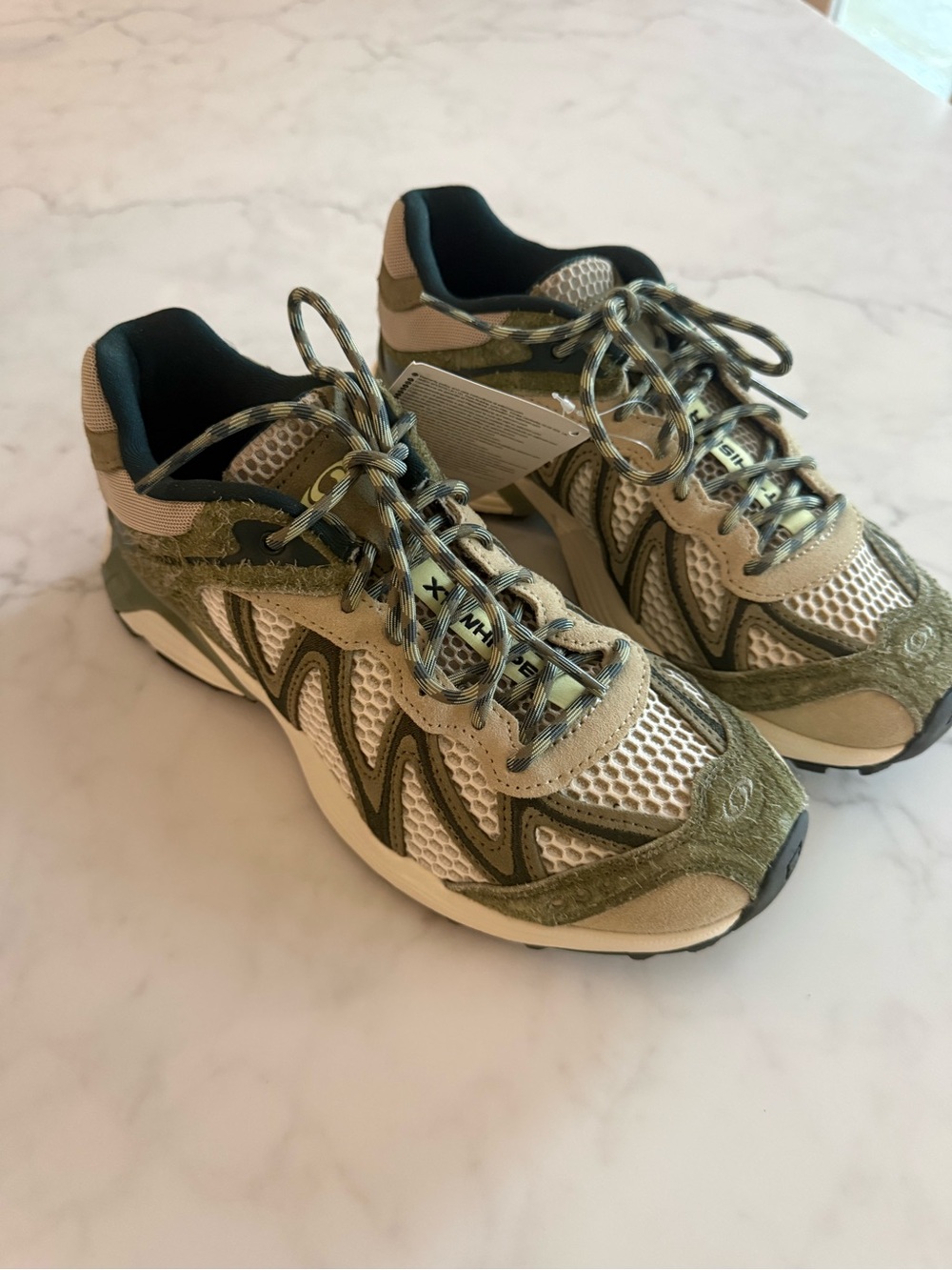Salomon unisex Sneakers in Olive Green and Beige